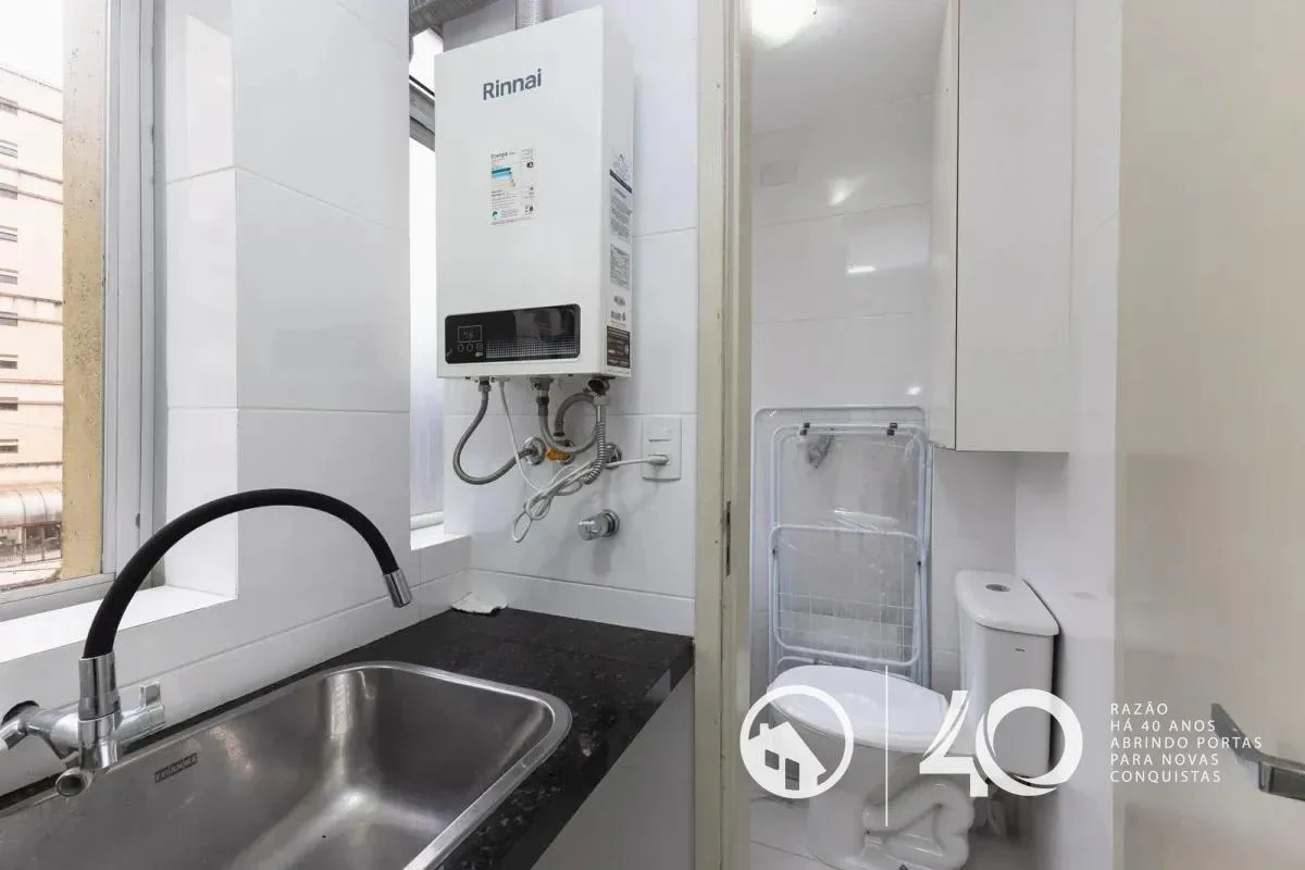 2-bedroom apartment with wood or laminate floors in Curitiba — photo 11