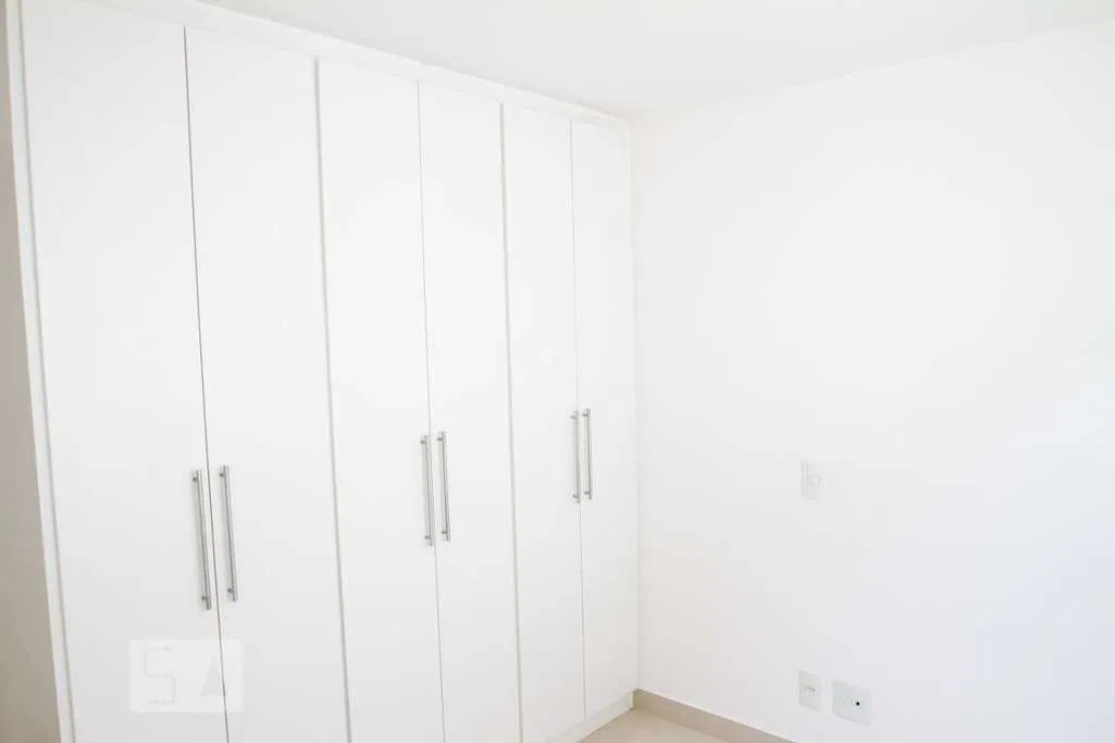 3-bedroom apartment, 1 with its own bathroom, 188 m² — photo 3