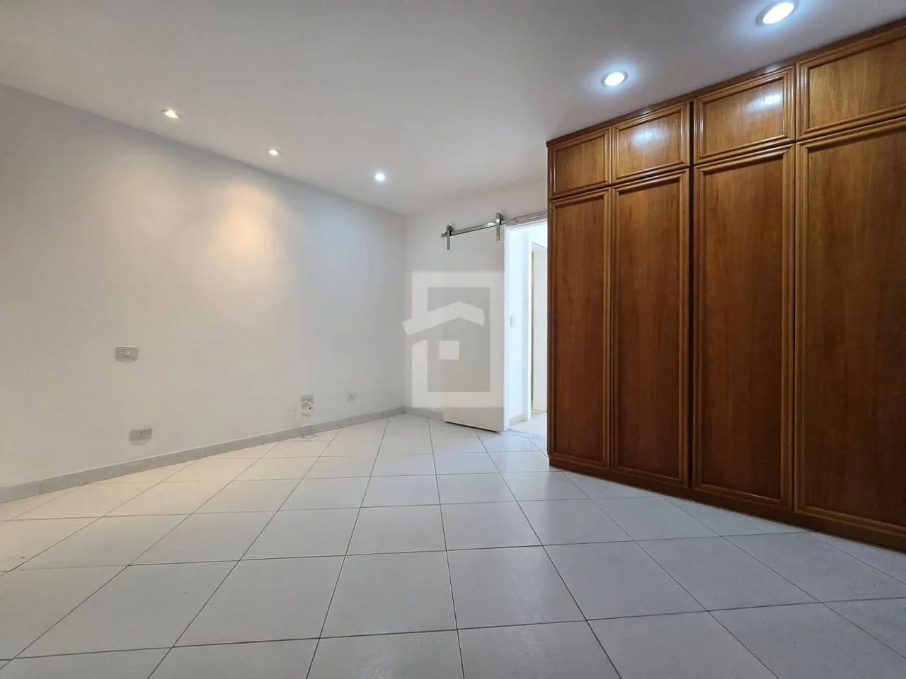 Triplex house with 4 bedrooms and 2 en-suites — photo 34