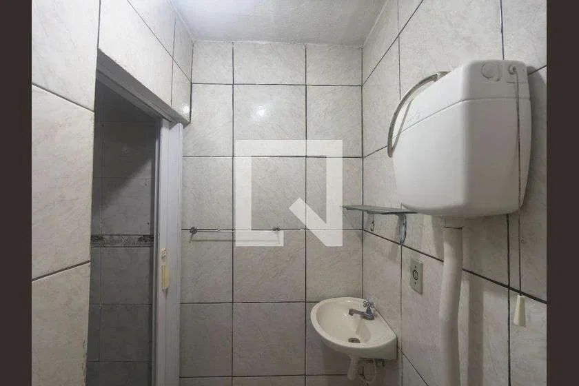 1-bedroom house with a separate, closed kitchen — photo 4