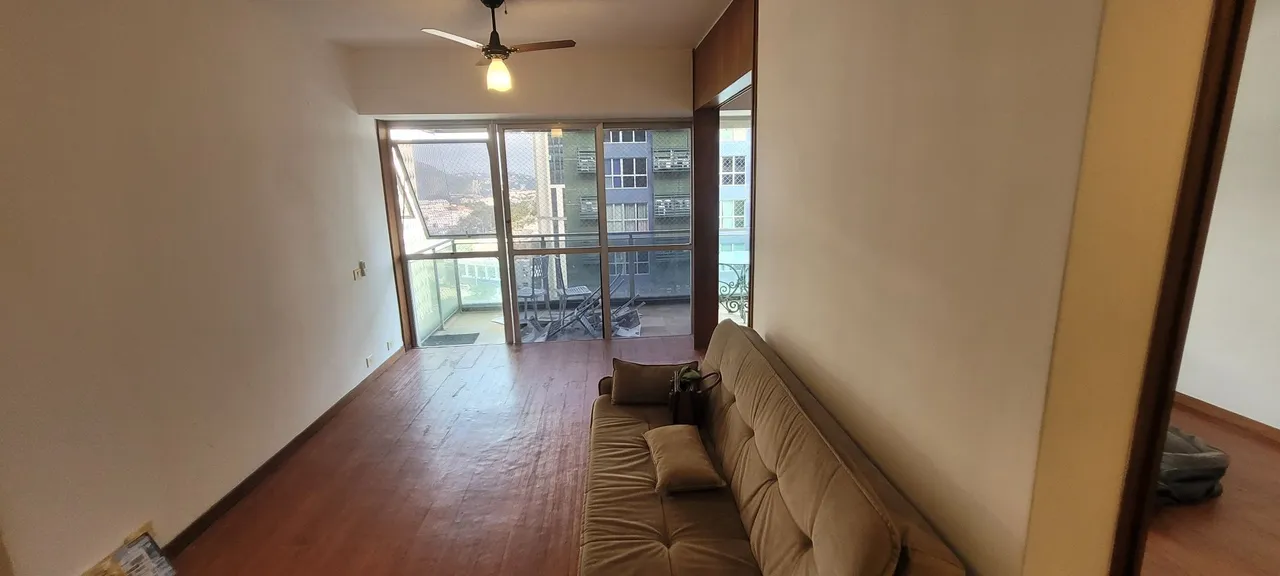 One-bedroom apartment in a building with a gym — photo 7