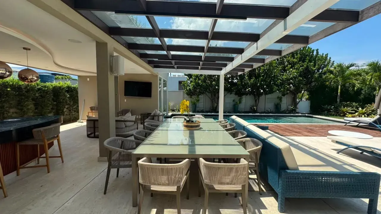 Casa com 5 quartos e 5 banheiros, com cozinha integrada — photo 15
