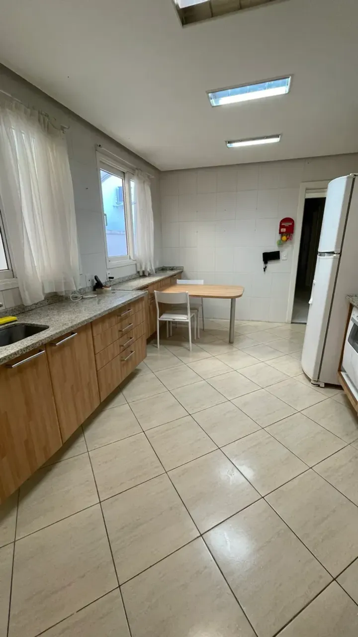 Casa mobiliada com 4 quartos e varanda com churrasqueira — photo 12