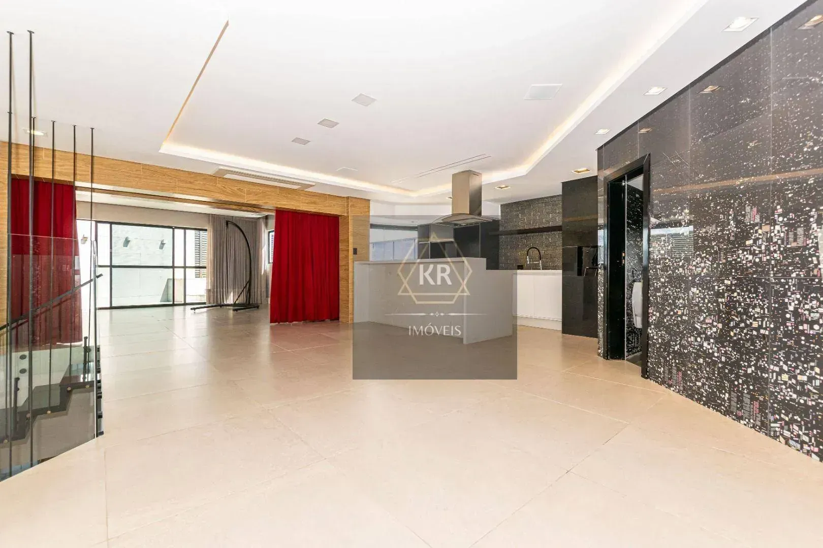 Furnished 272 m² apartment with 3 en-suites and 4 parking — photo 12