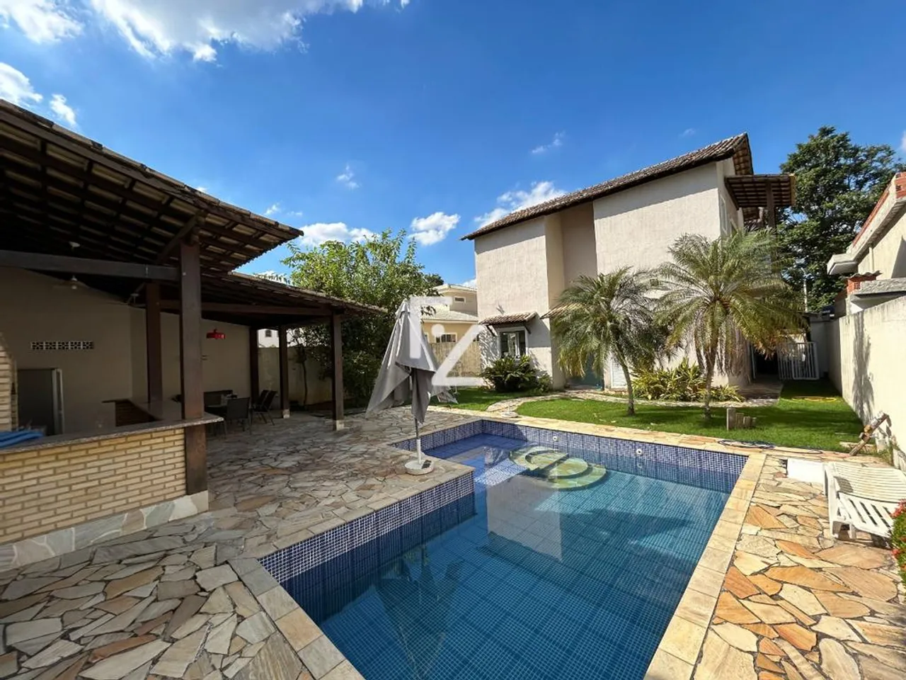House with 5 bedrooms and a built-in grill on the balcony — photo 11