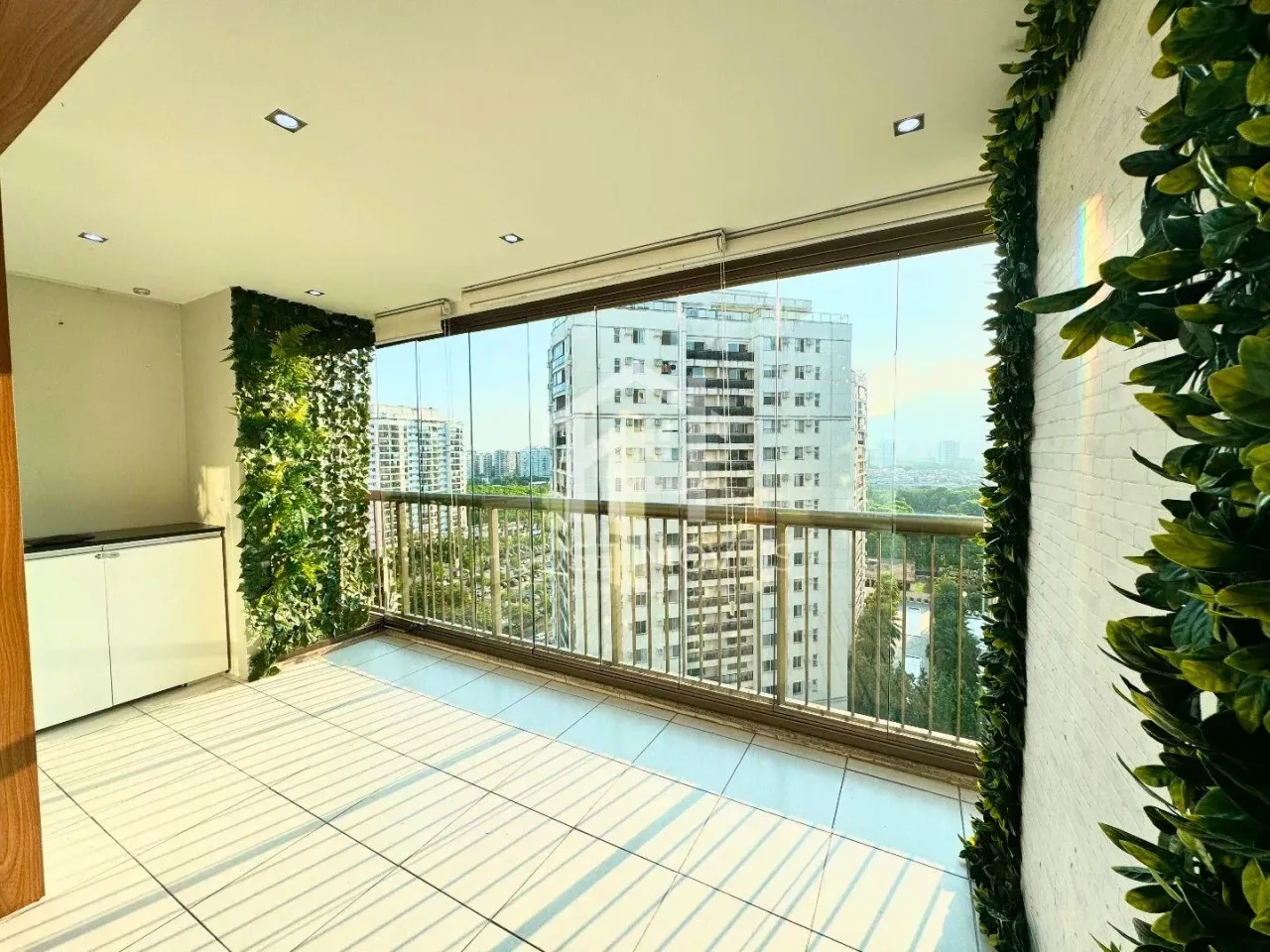 Apartamento com 2 quartos e suíte e varanda fechada — photo 5