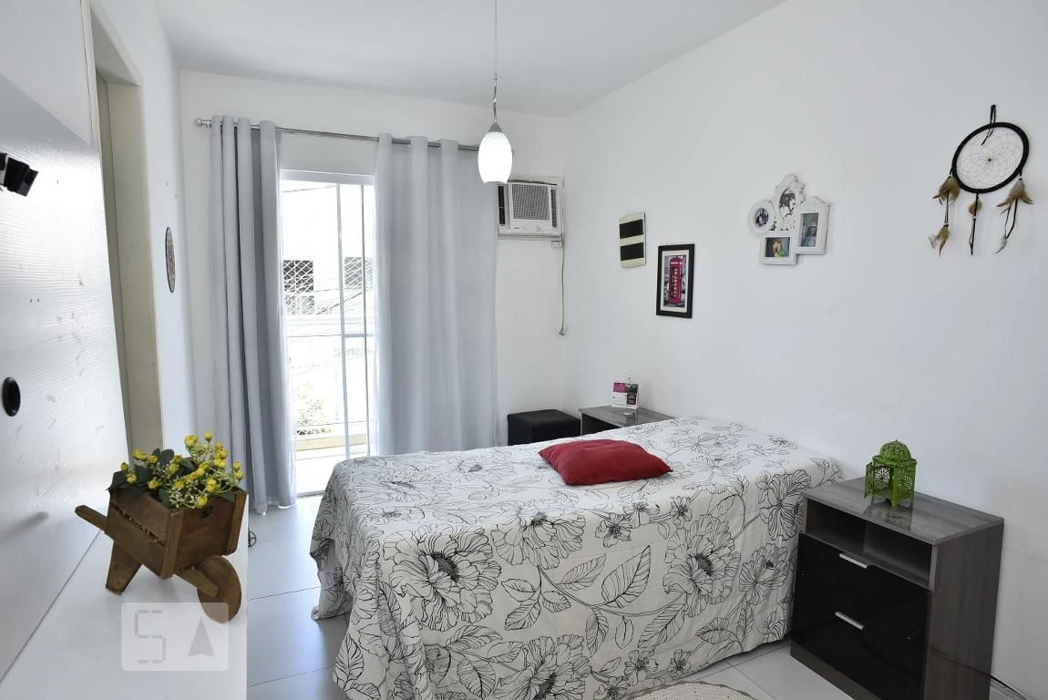 Furnished house with 2 en-suite bedrooms and laundry area — photo 33