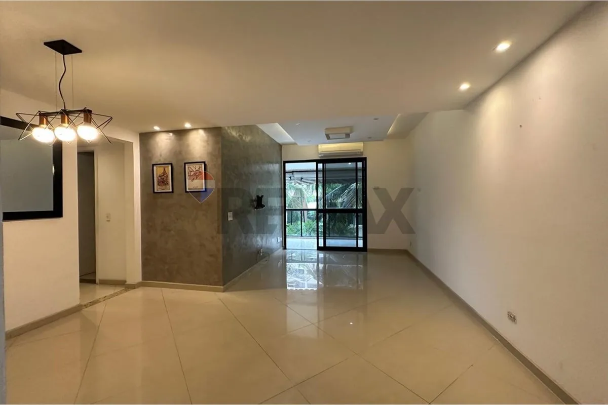 4-bedroom apartment with a park view in Rio de Janeiro