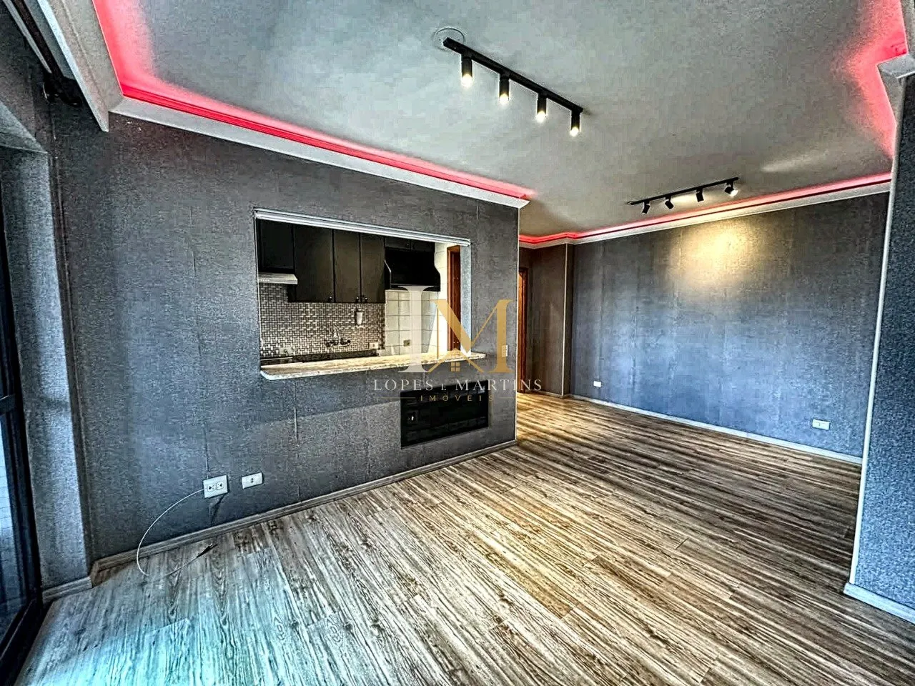 Apartment, 66 m², with wood or laminate floors — photo 11