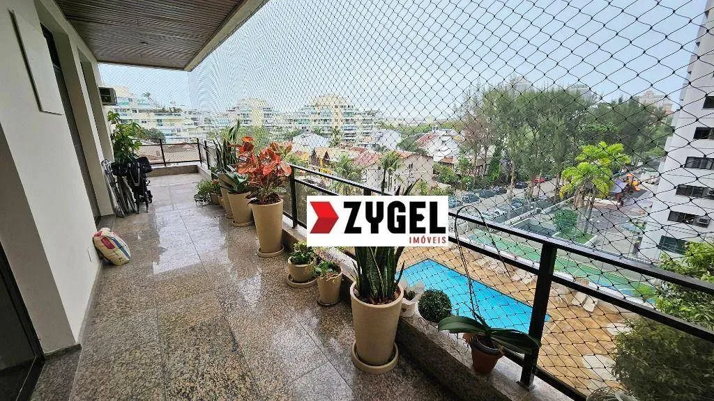 4-bedroom apartment with a water view in Rio de Janeiro — photo 12