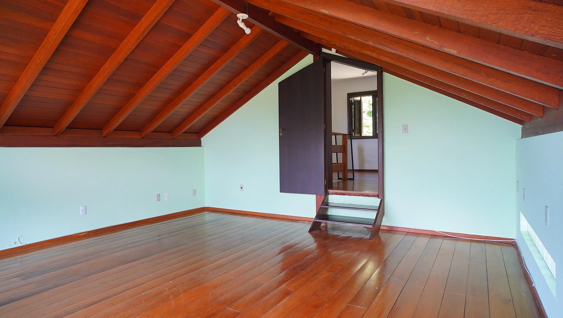 Панорамні вікна та 4 спальні: будинок 735 м² — photo 22