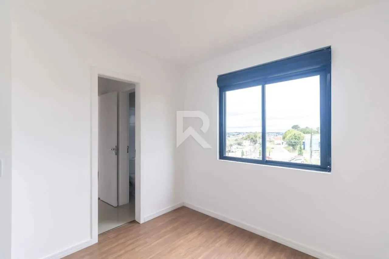 House with 5 bedrooms and 3 parking spaces — photo 11