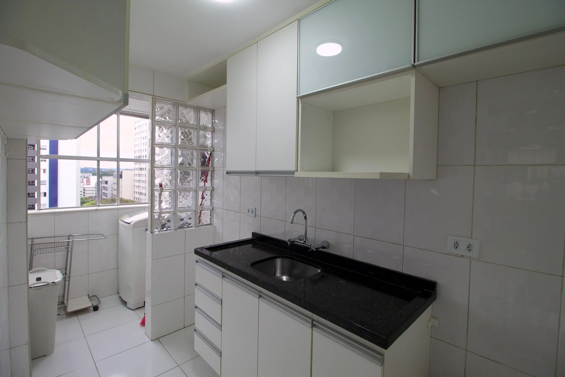 Walk-in closet in a 2-bedroom apartment, 47 m² — photo 2