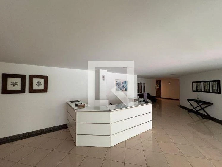 Furnished apartment, 132 m², with a glass-enclosed balcony — photo 14