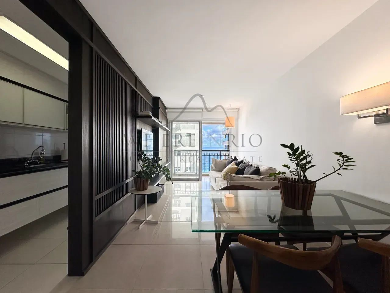 Furnished apartment with 2 bedrooms and water view — photo 2