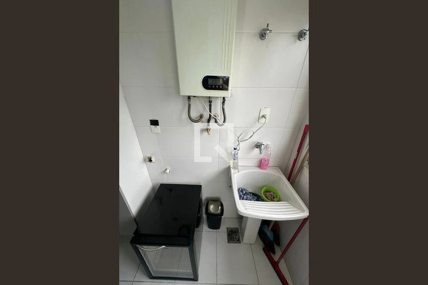 Furnished 2-bedroom apartment with balcony — photo 33