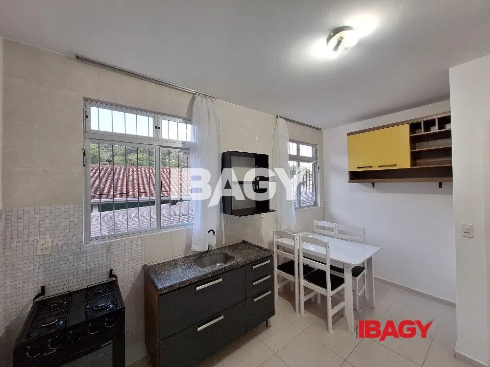 2-bedroom apartment with a washing machine in Florianópolis — photo 5