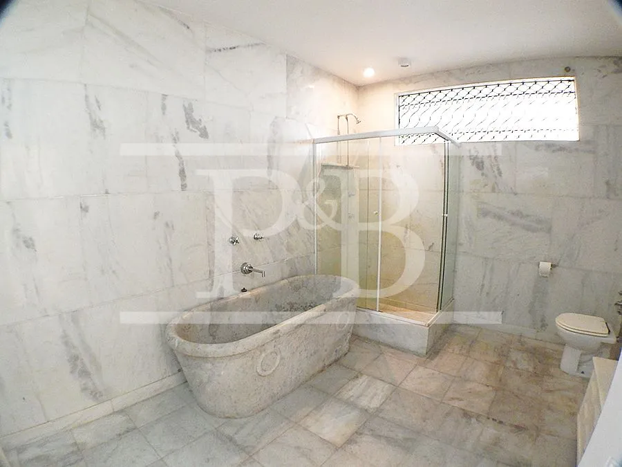 4-bedroom apartment with 3 bathrooms, 420 m² — photo 11