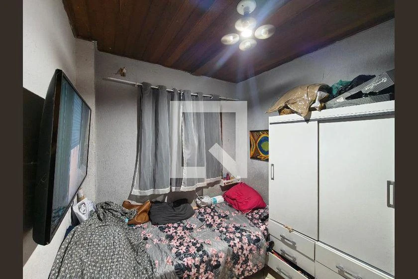 3-bedroom house with a walk-in closet — photo 14