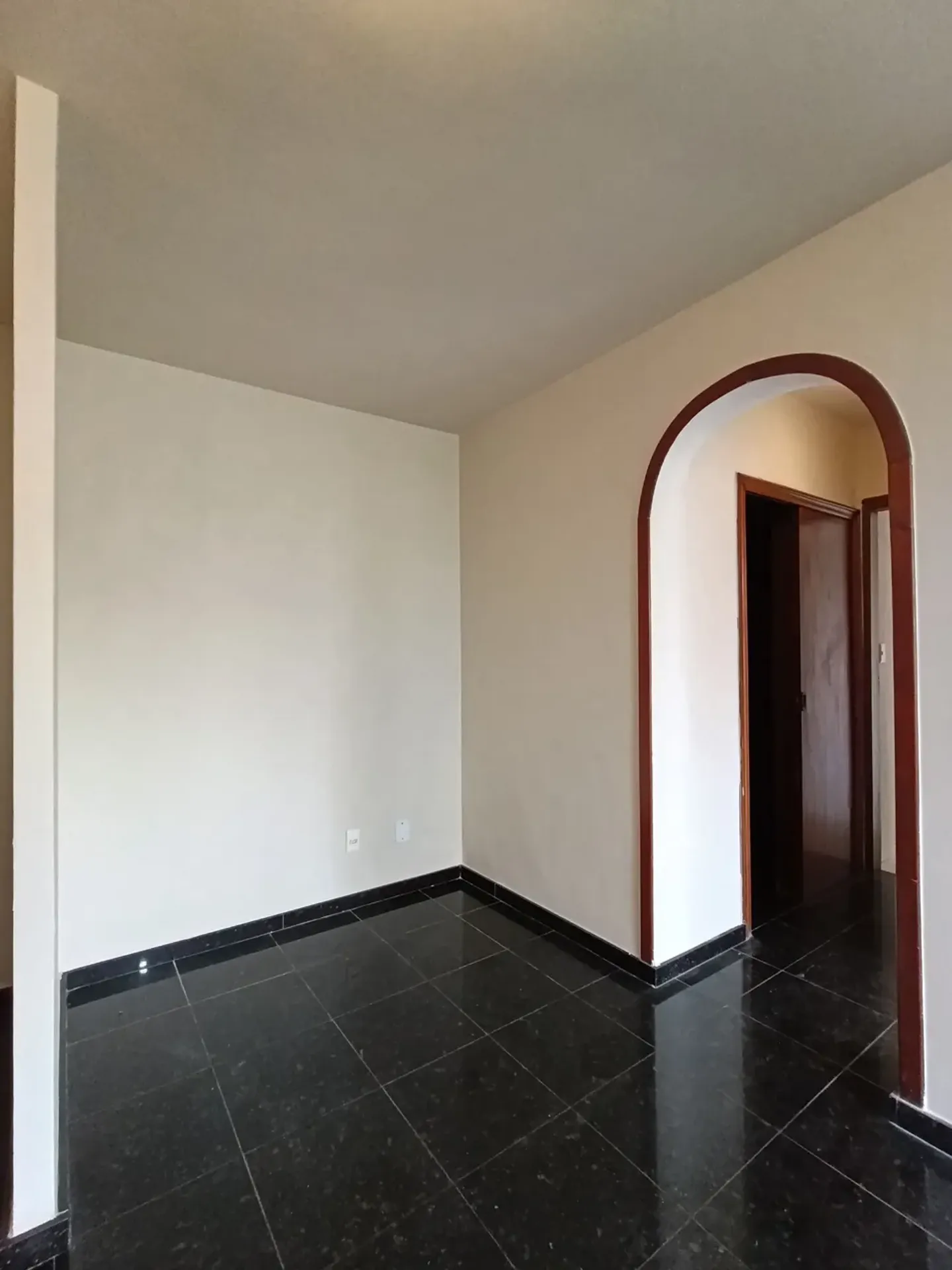 2-bedroom apartment in a building with a gym — photo 26