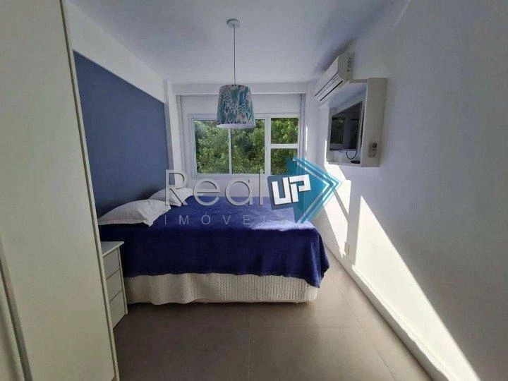 Furnished apartment, 74 m², with a glass-enclosed balcony — photo 3