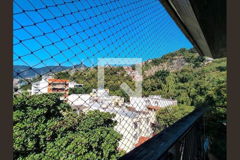 Glass-enclosed balcony in a 3-bedroom apartment, 107 m² — photo 42