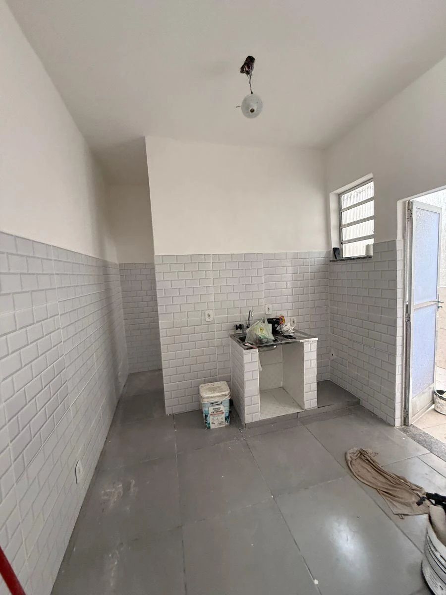 Village house with a separate kitchen and gas stove — photo 2