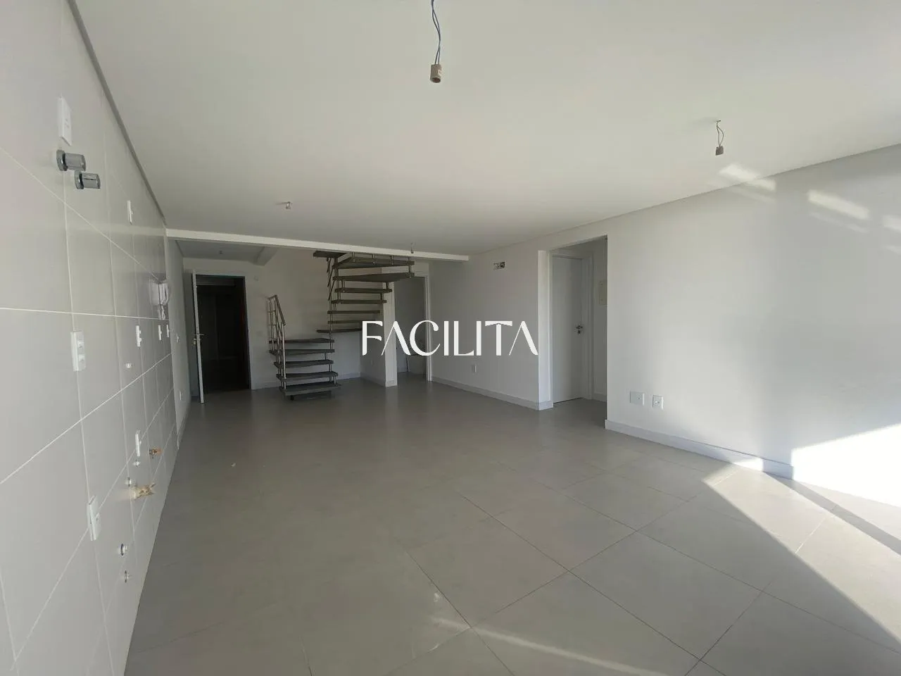 3 en-suite bedroom apartment, 163 m² and balcony — photo 17