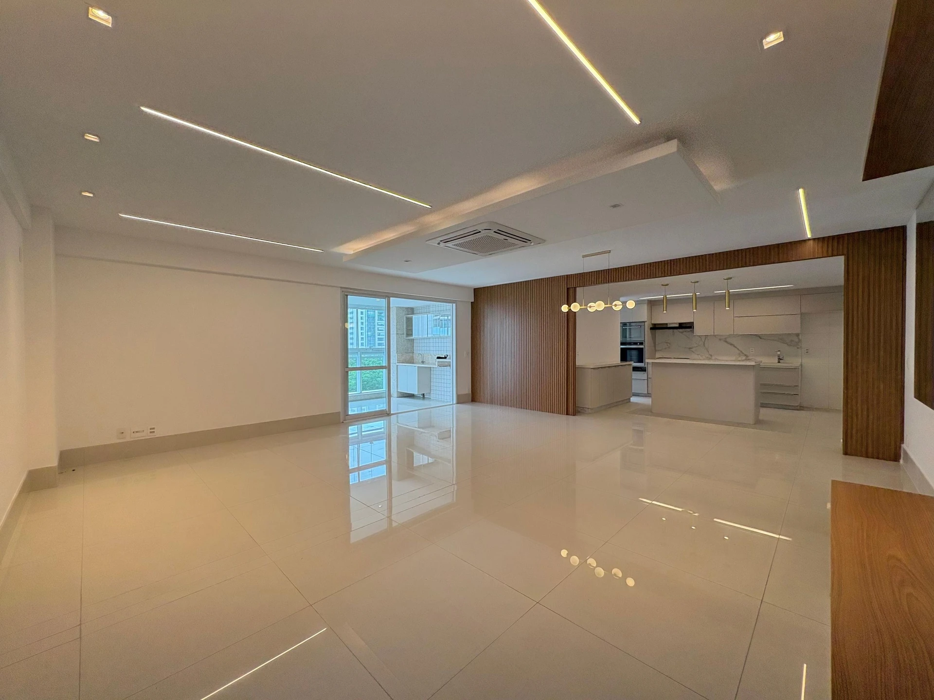 Apartment, 151 m², with a water view — photo 3
