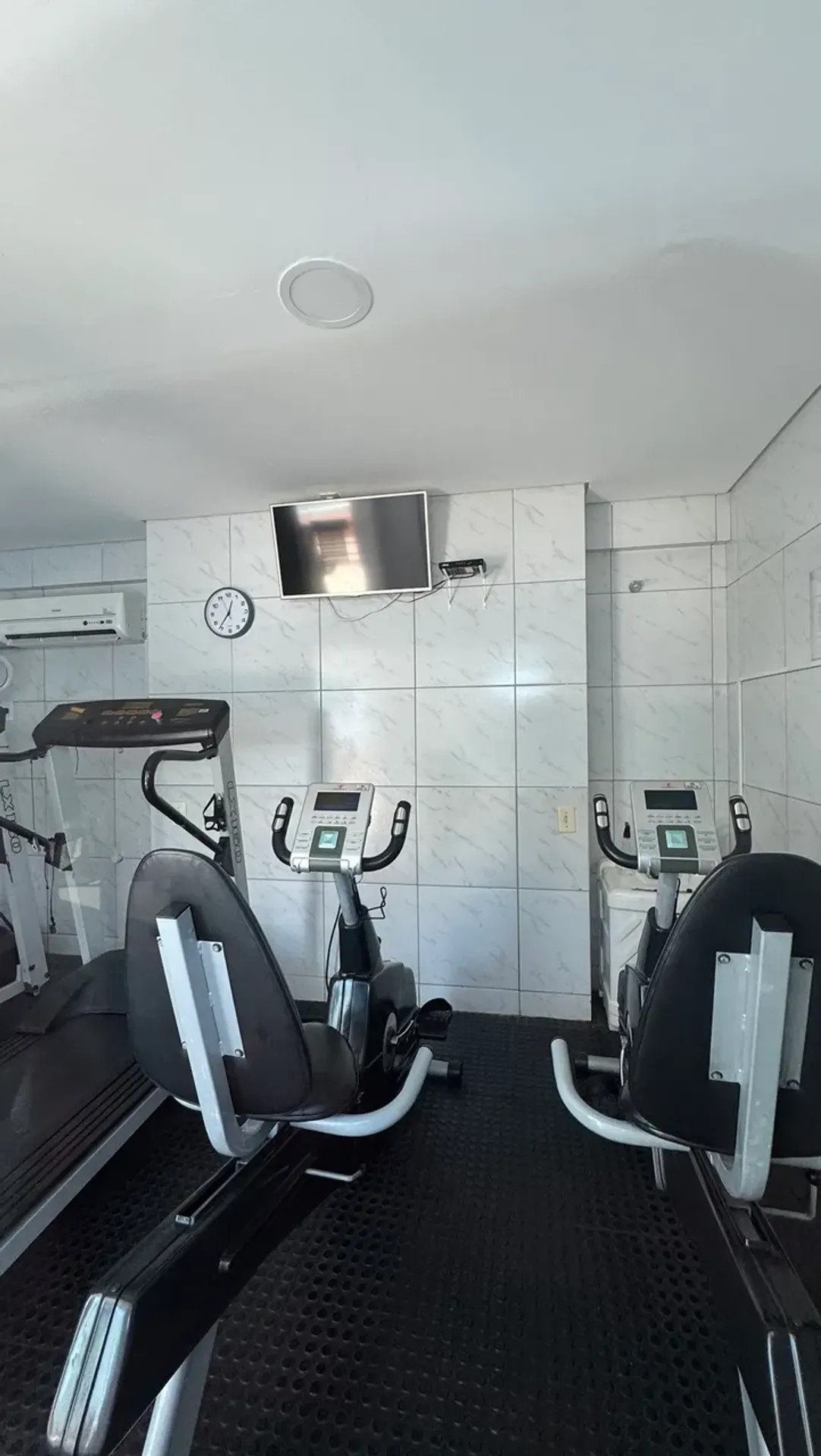 Furnished 2-bedroom apartment with 1 en-suite on 14th floor — photo 9