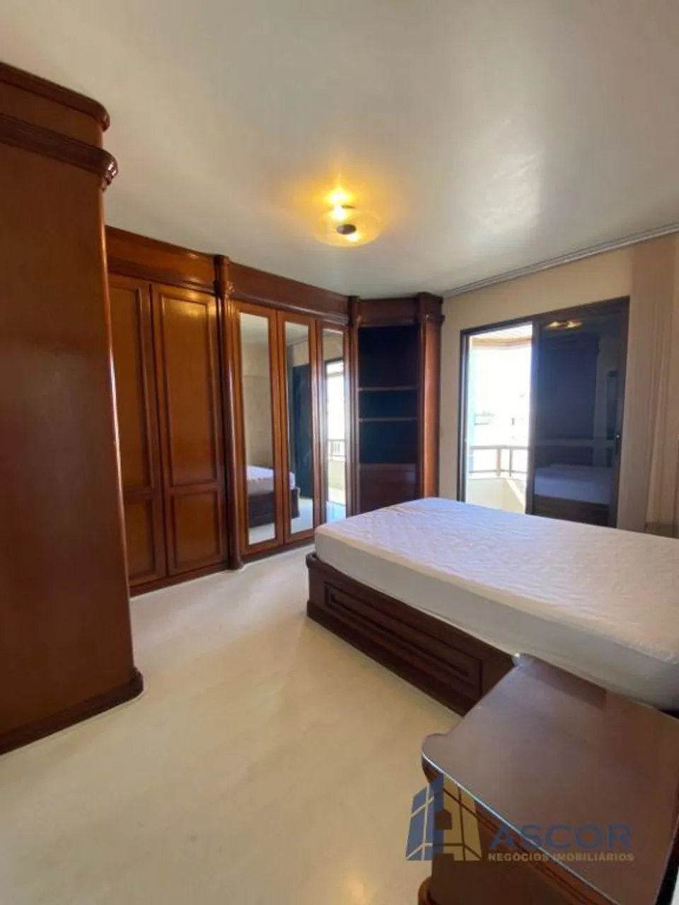 3-bedroom apartment with a home office — photo 12