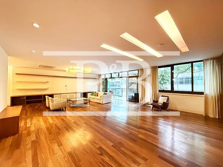 3-bedroom apartment with 261 m² and 2 bathrooms — photo 8