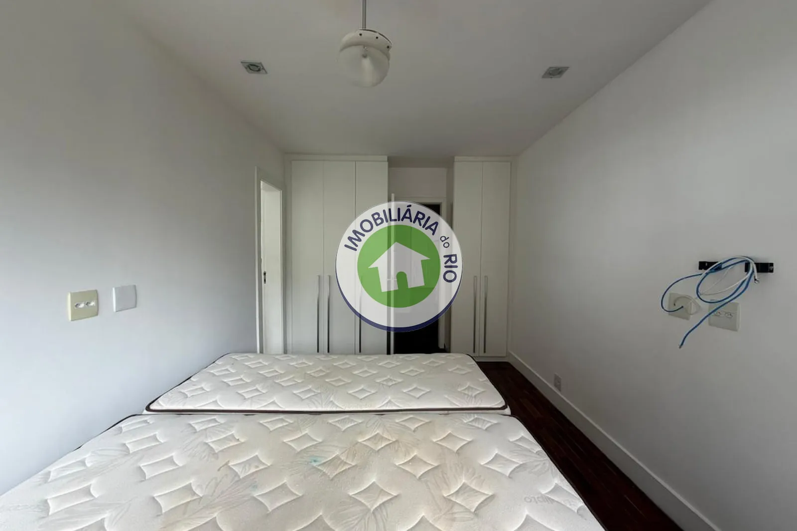 Apartment with 4 bedrooms and 5 bathrooms — photo 30