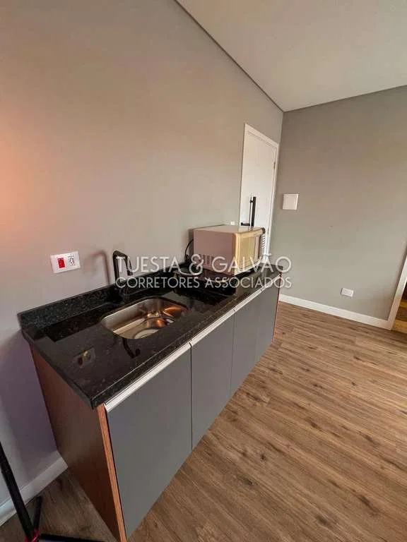 Furnished studio 31 m² with desk and private bath — photo 2