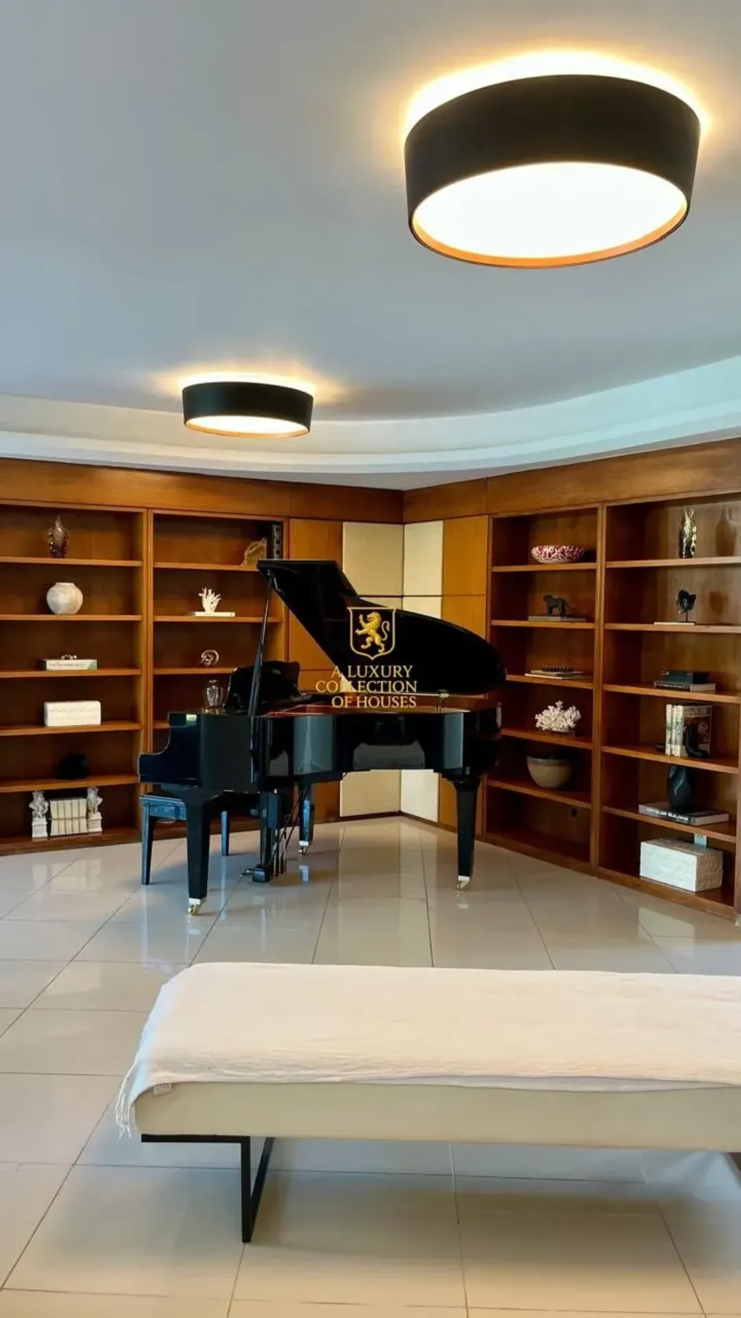 Furnished house with 5 bedrooms and 6 bathrooms