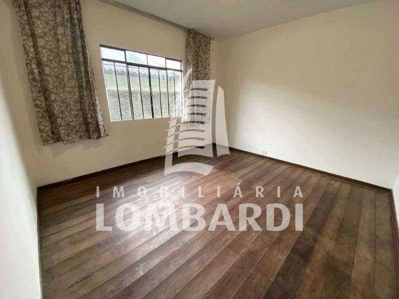 2-bedroom house with wood or laminate floors in Curitiba — photo 5