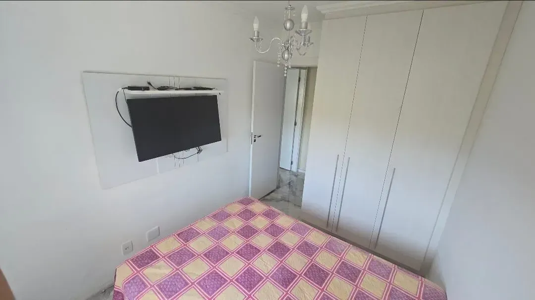 Furnished 70 m² apartment with 2 bedrooms and glass balcony — photo 11