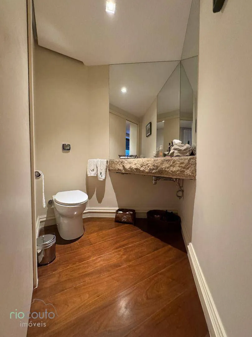 Apartment with 4 bedrooms and balconies, 370 m² — photo 45