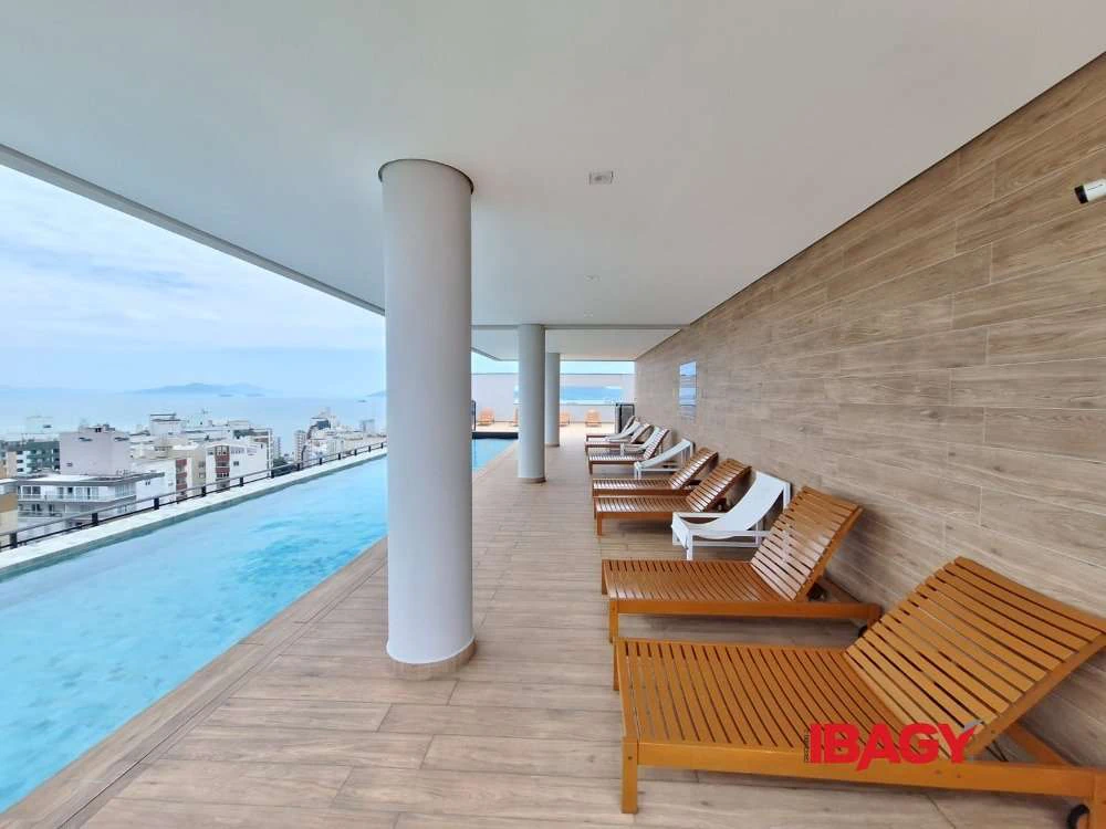 52 m² studio with 1 bedroom, service area and parking — photo 2