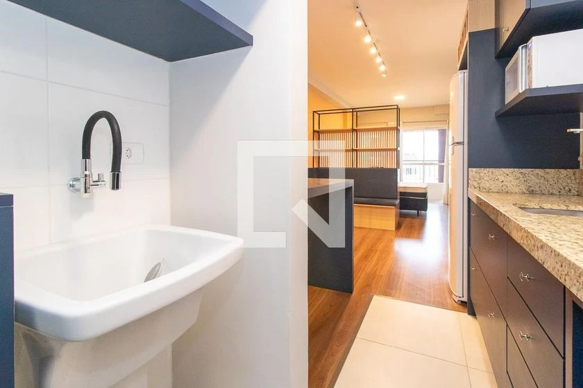 Furnished 1-bedroom apartment with balcony — photo 4