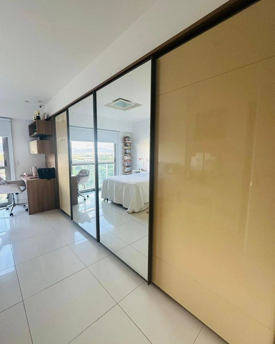 Furnished 260 m² apartment with open-plan kitchen — photo 9