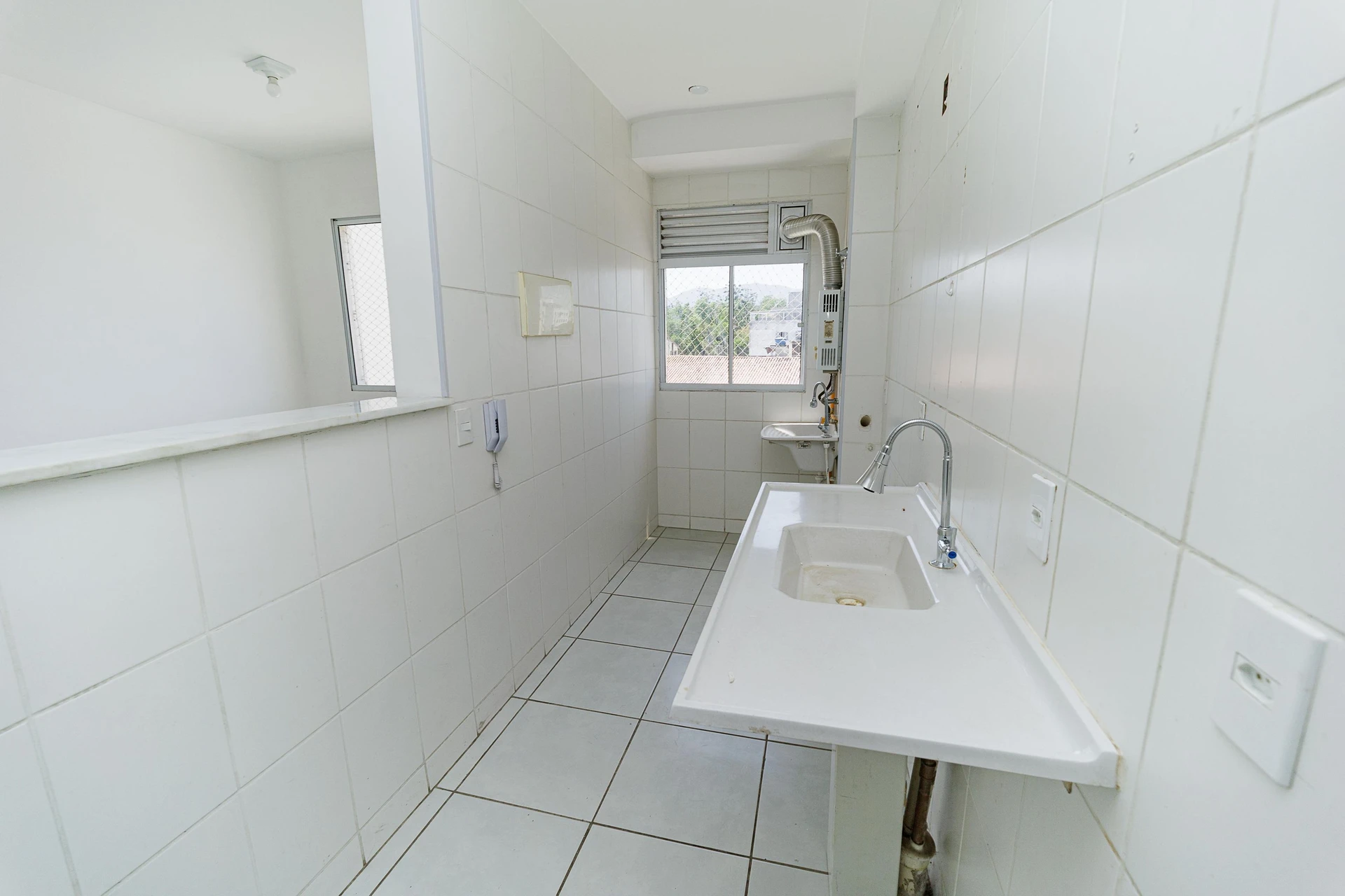 Apartamento de 2 quartos em condomínio com piscina — photo 4