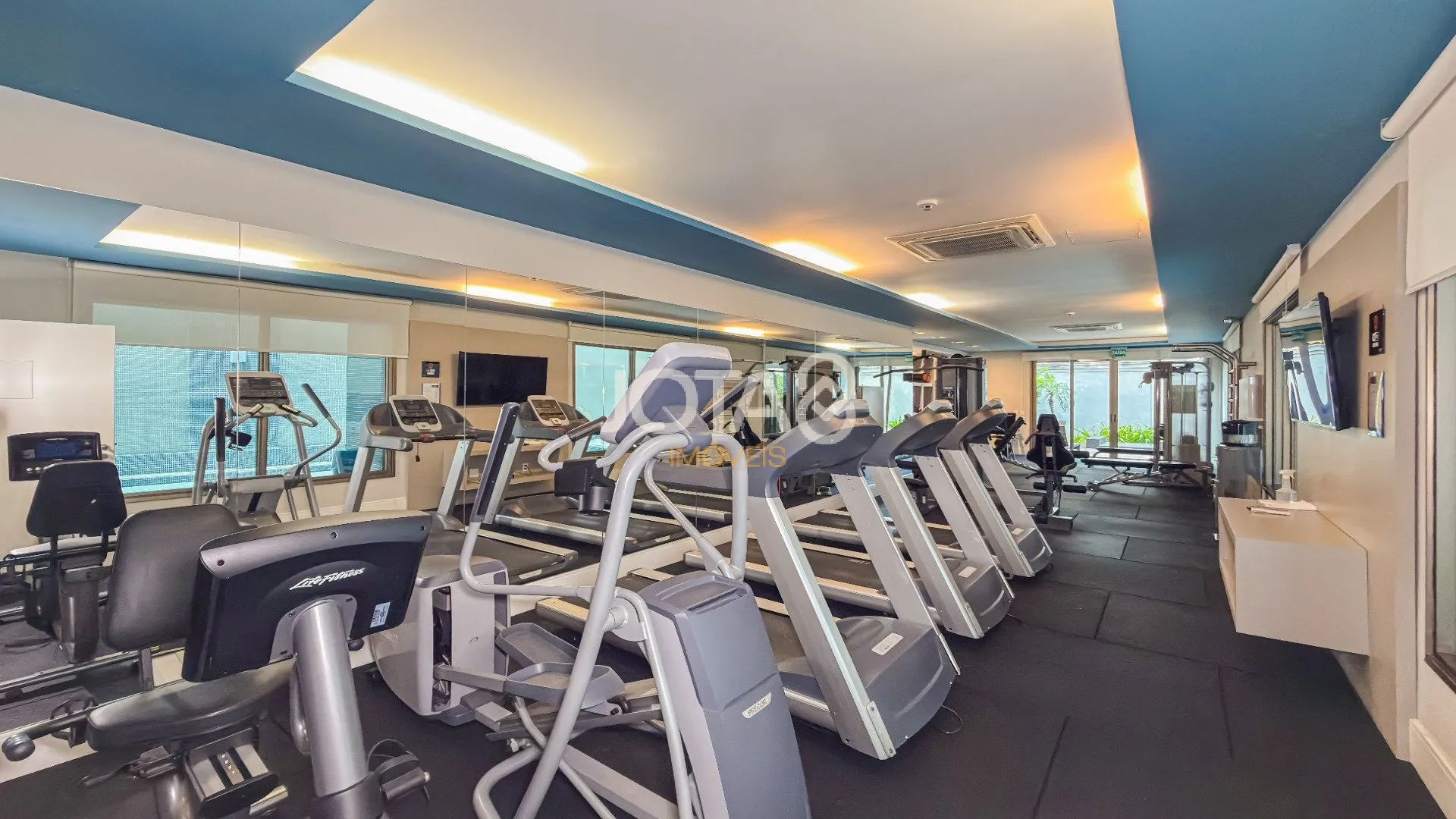 Apartamento mobiliado de 1 quarto (85 m²) com varanda — photo 29