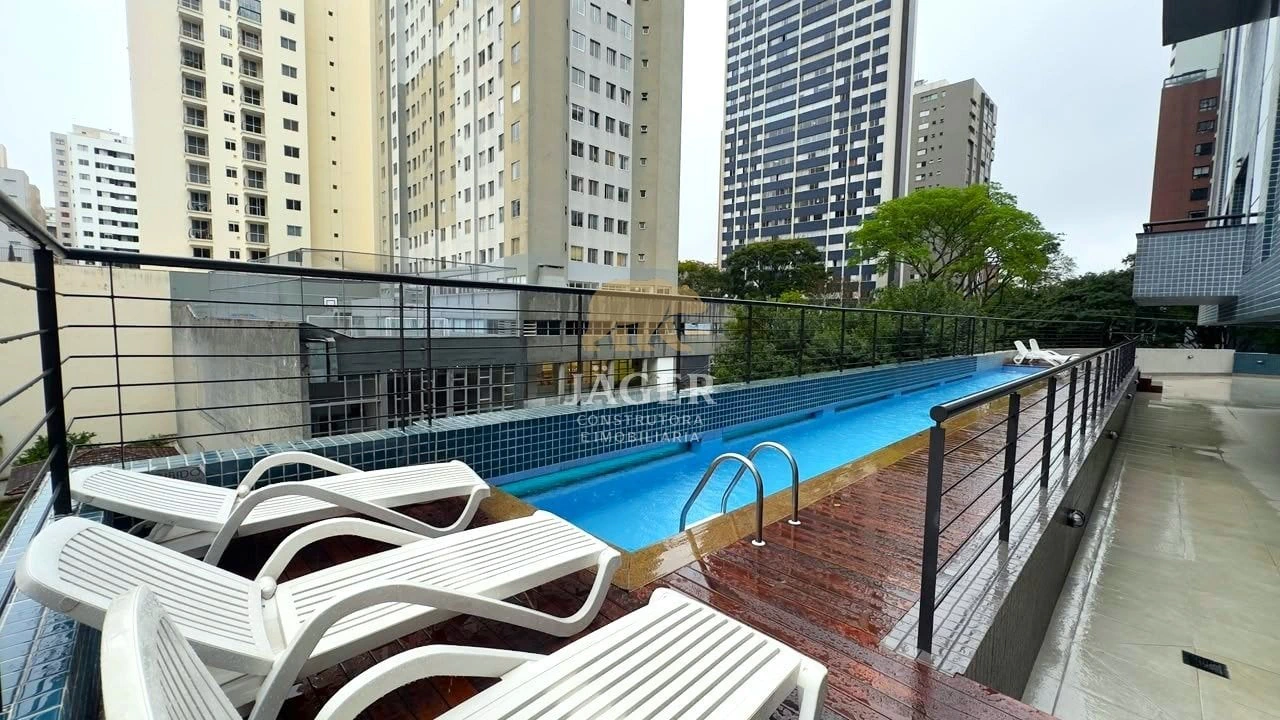 185 m² apartment with a bathtub and a glass-enclosed balcony — photo 11
