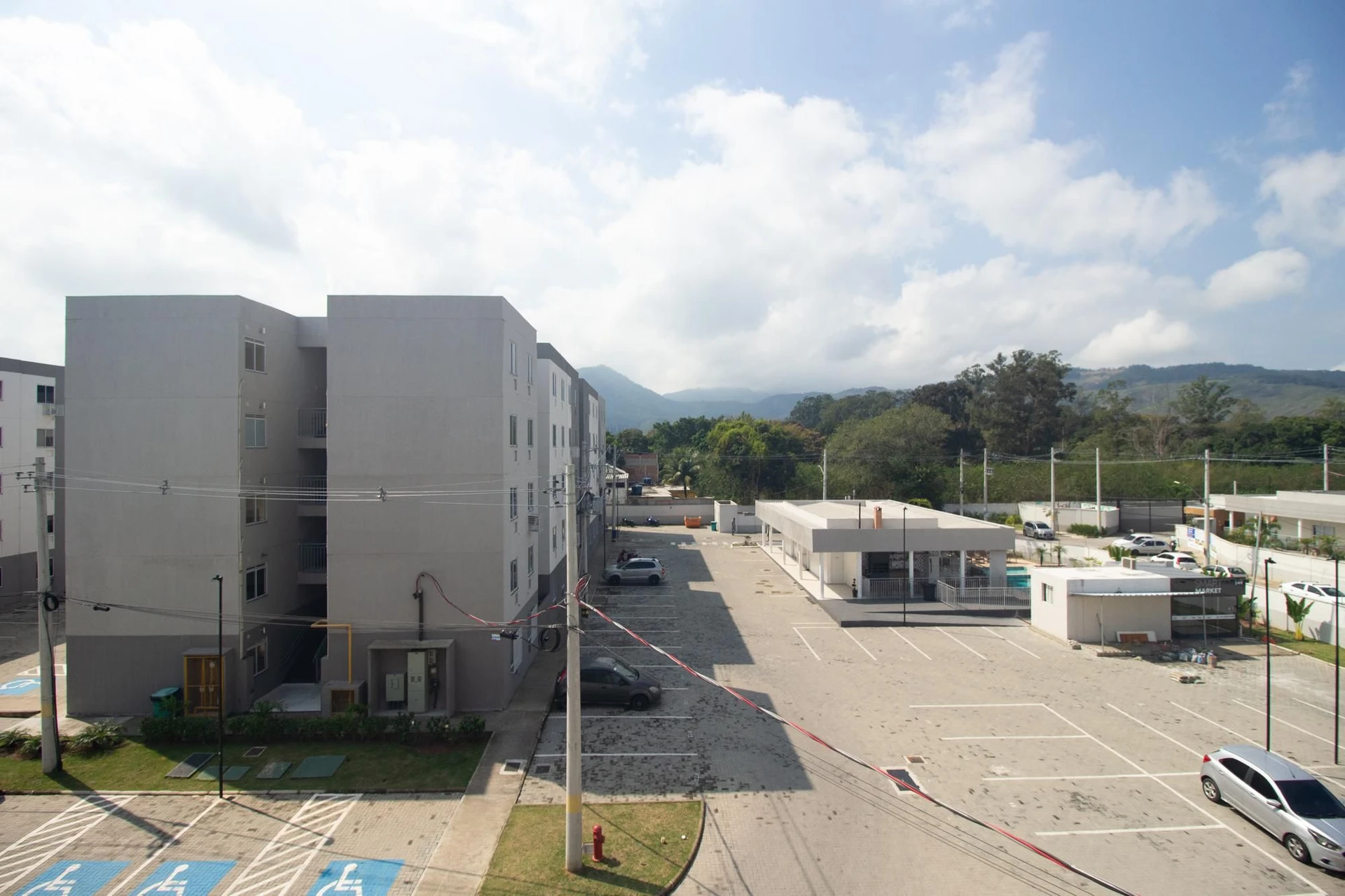 2-bedroom apartment with balcony and shared pool — photo 8