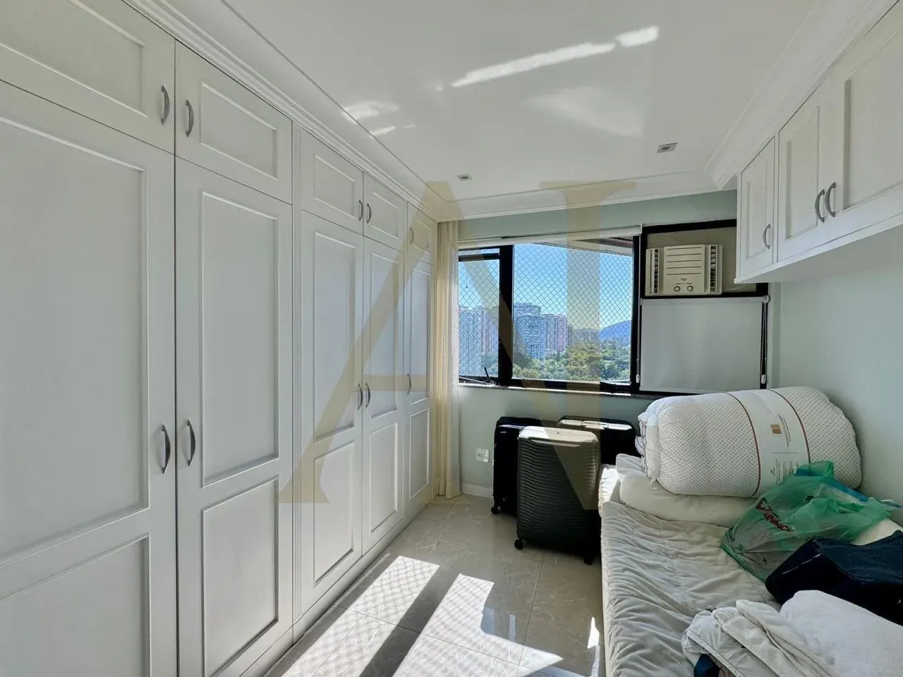 Furnished apartment with 4 bedrooms and 5 bathrooms — photo 26