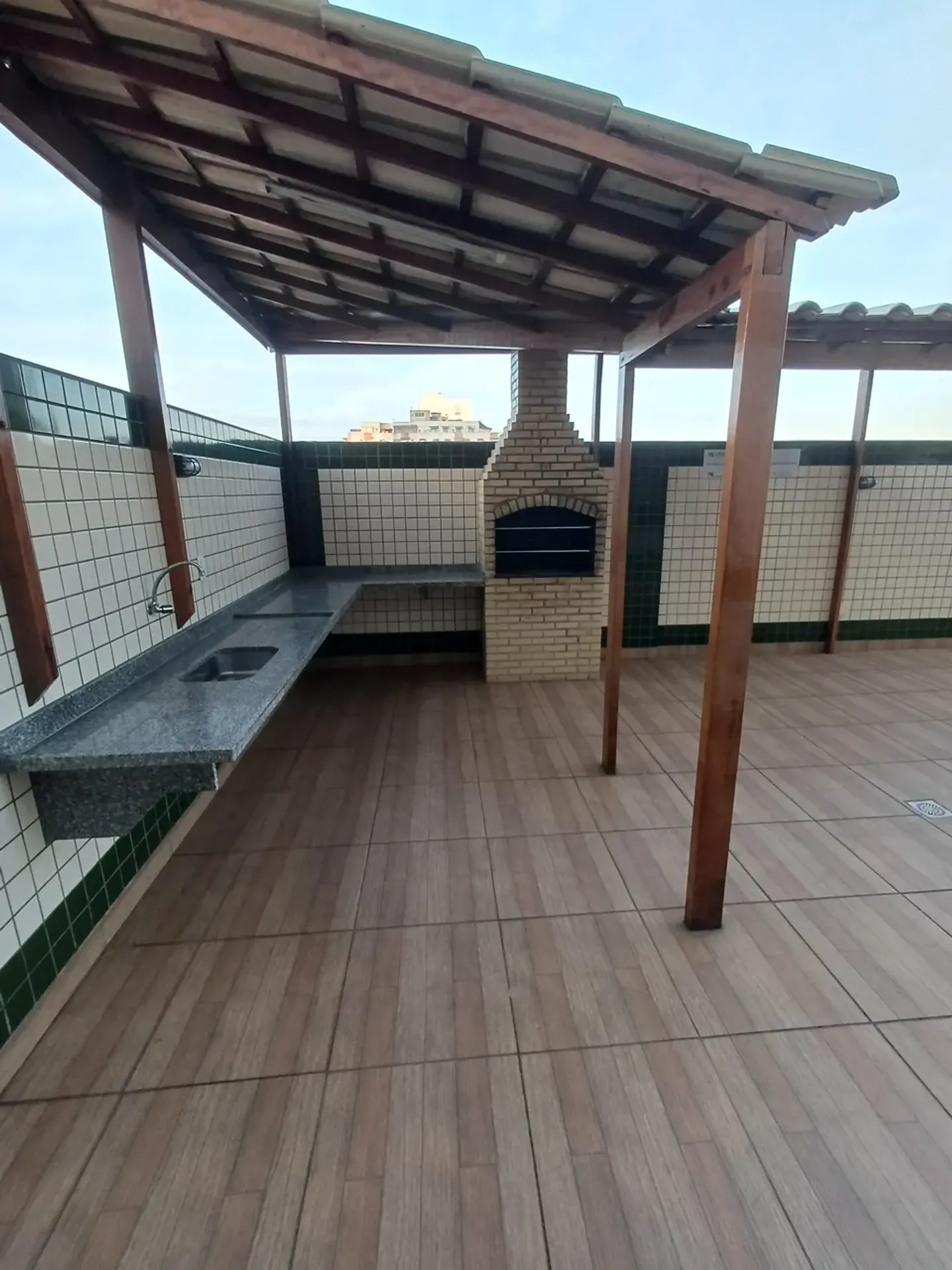 3-bedroom apartment with 3 bathrooms and 2 parking spots — photo 17
