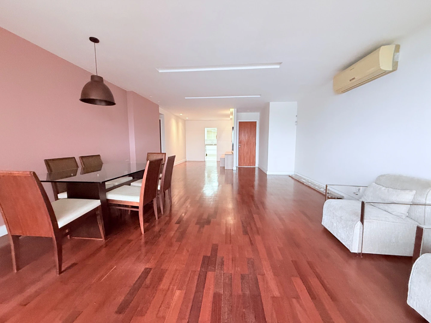 4-bedroom apartment with a washing machine in Rio de Janeiro — photo 18