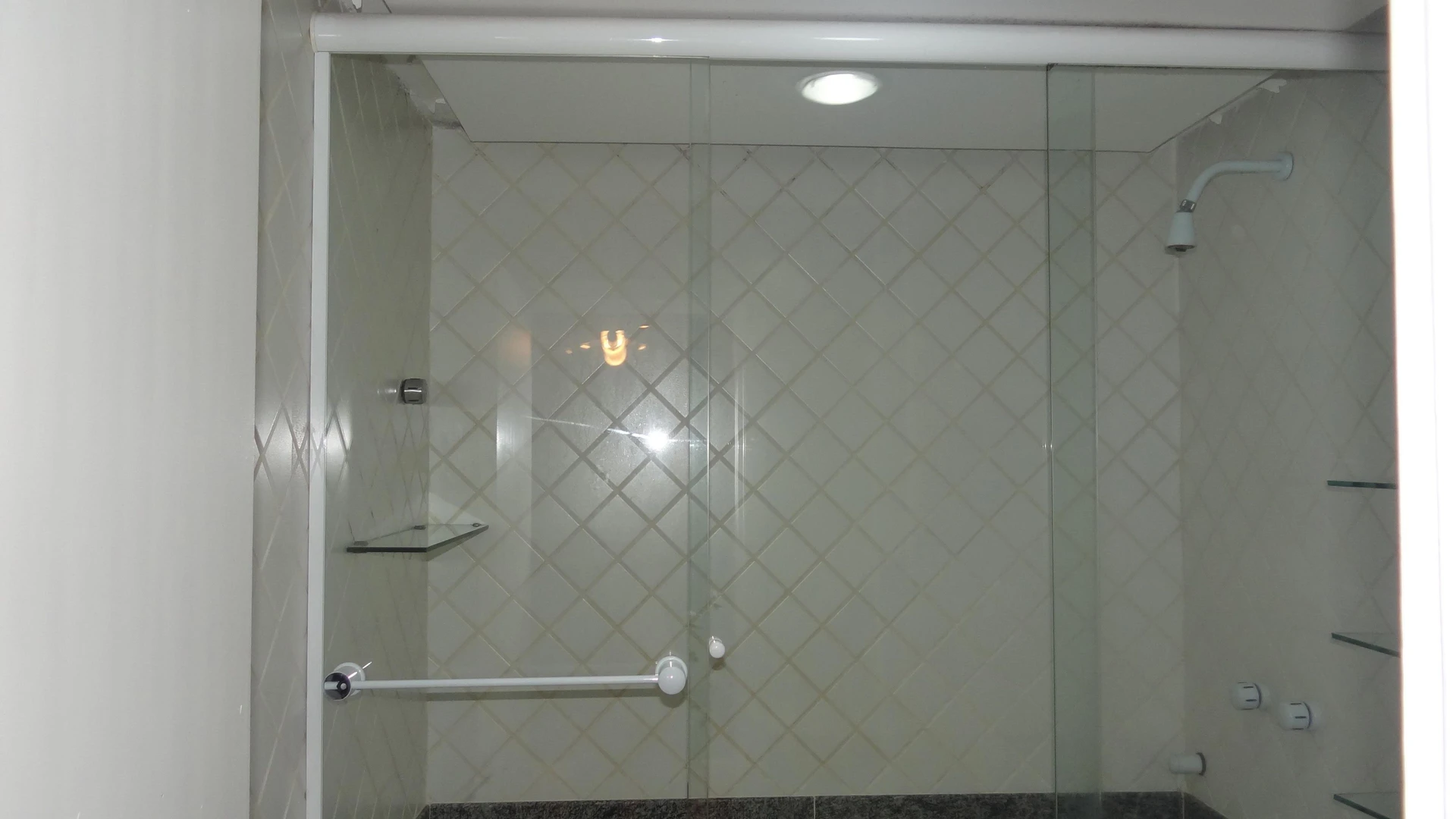 Apartamento sin amueblar con 3 dormitorios y balcón — photo 41