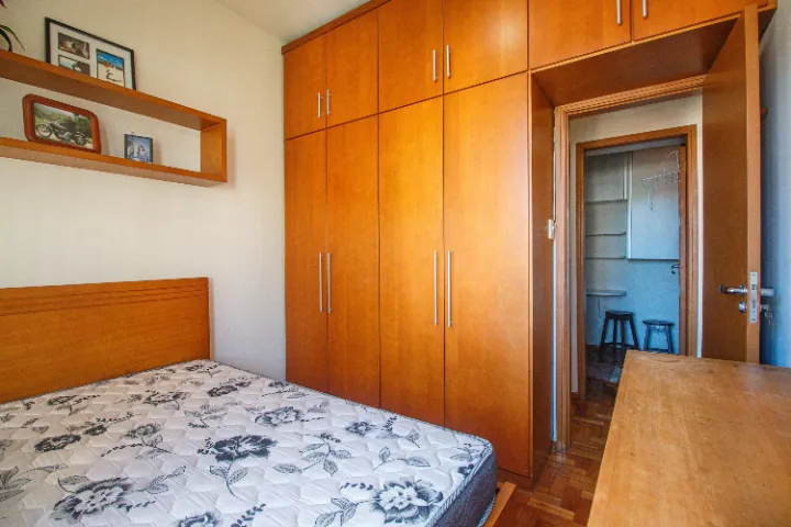 Furnished 2-bedroom apartment with a closed kitchen — photo 4